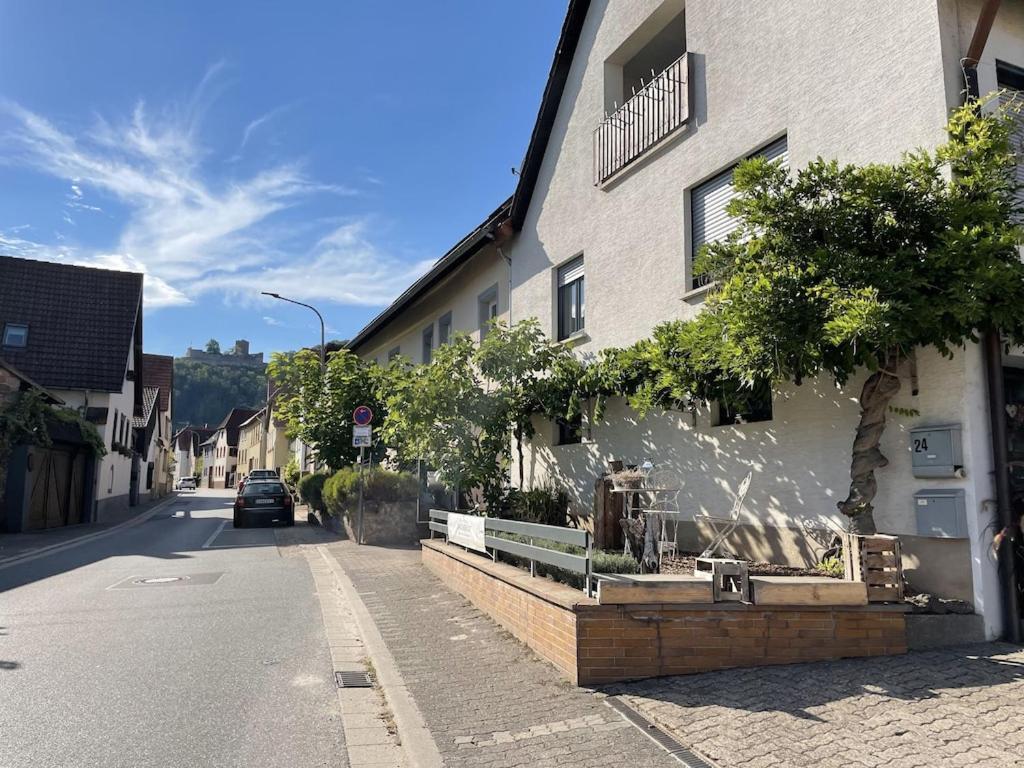 Modern Holiday Apartment In The Heart Of Klingenmünster Buitenkant foto